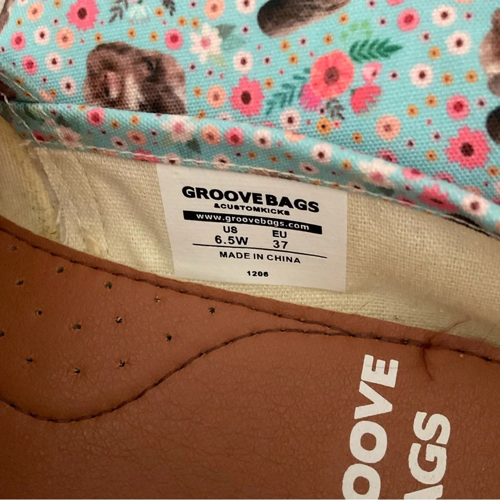 GrooveBags Slip-on Dog Shoes, Women’s Sz 6.5W (EU-37)
